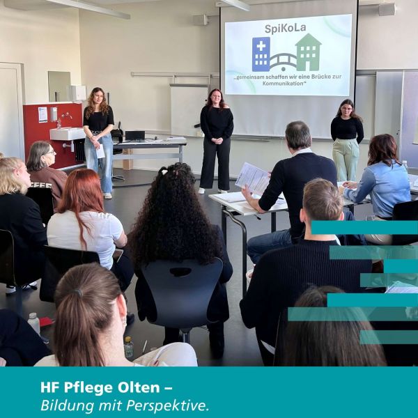 Zum dritten Mal fand an der HFPO das Modul „myidea professional HF-Pflege“ statt. Über 80 Studierende arbeiteten dabei direkt an realen Herausforderungen aus ihrem Pflegealltag. Schritt für Schritt entwickelten sie ihre Ideen von der Problemanalyse über Prototyping bis hin zum Pitch – immer mit direktem Bezug zur Praxis. Die entstandenen Projekte wurden zum Abschluss von einer hochkarätigen Jury aus Wirtschaft, Management und Politik bewertet, wobei die überzeugendsten Projekte aus den vier HF-Klassen einen Preis erhielten.

Das Modul verbindet pflegerisches Fachwissen mit unternehmerischem Denken und stärkt genau jene Kompetenzen, die im modernen Gesundheitswesen entscheidend sind: Probleme erkennen, Lösungen entwickeln, Verantwortung übernehmen und Veränderungen aktiv mitgestalten.

Ein herzliches Dankeschön geht an die Jury-Mitglieder für ihre Zeit und ihre wertvolle Unterstützung:
- Fabian Heuberger (Medical Desktop AG)
- Evelin Woodtli (Geschäftsführerin SO-Energie)
- Pascal Würgler (IT Sphinx Tools)
- Beat Loosli (Präsident Schulkommission BBZ Olten)
- Martin Schmied (Inhaber brainpark.ch)
- Fabiola Bachmann (Marketing & Kommunikation soH)
- Alois Vogel (Leiter Bildung Luzerner Psychiatrie)
- Daniel Probst (Direktor Solothurner Handelskammer)
- Farah Rumy (Schulkommission BBZ Olten, Vizepräsidentin Nationalrat)
- Carlos Vidal (Unternehmer & Verwaltungsrat)
- Nicole Bourtscheid (Geschäftsführerin OdA Gesundheit Soziales Solothurn)
- Sabine Bigler (Pflegeexpertin APN soH)

Wir sind gespannt auf die nächsten Schritte dieser vielversprechenden Projekte. 😊

#BBZ #GSBS #HFPO #Fachschule #Pflege #Olten #Bildung #Weiterbildung #myidea #innovation