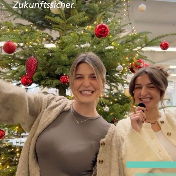 Die Ausbildung zur diplomierten Pflegefachperson HF angehen und dabei über Weihnachten und Neujahr frei haben? Wir machen’s möglich. Die HF Pflege in Olten bietet neben diesem Benefit auch für jeden das passende Studium-Modell, ob verkürzt für FaGe EFZ, als Vollzeit- oder Teilzeit-Studium. 

Sarah, Vanesa und wir vom HF-Team wünschen euch allen schöne Festtage und einen guten Rutsch ins neue Jahr. 💫

Interessiert an der Höheren Fachschule Pflege in Olten? Hier informieren: https://hf-pflege.ch

#BBZ #GSBS #HFPO #Fachschule #Pflege #Olten #Bildung #Weiterbildung #Weihnachten #Weihnachtsgrüsse