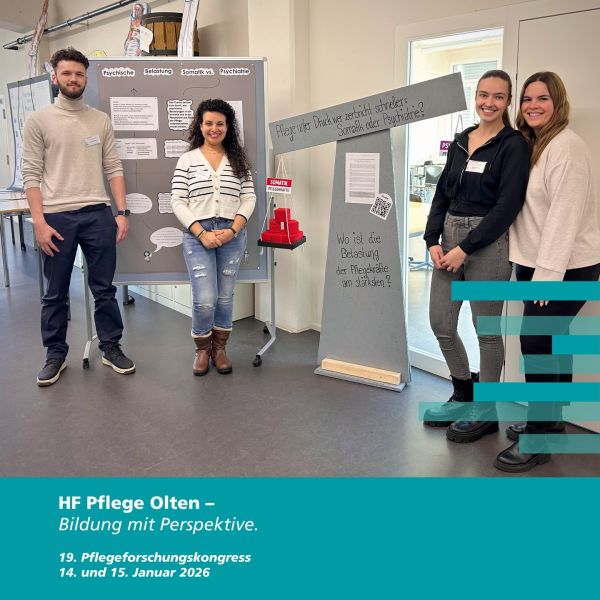 Bei wem ist die psychische Belastung stärker, bei Pflegekräften in der Psychiatrie oder in der Somatik? 

Marcelle, Kim, Emina und Vlad aus der Klasse HFS23A widmeten sich im Rahmen unseres Pflegeforschungskongresses dieser Frage und hebten die Unterschiede der beiden Vertiefungsrichtungen in einer belebten Diskussionsrunde hervor, während sie auch versuchten, einen Lösungsansatz für die Minderung der psychischen Belastung zu finden.

Neugierig? Jetzt Kontakt aufnehmen: hf-pflege.ch.

#BBZ #GSBS #HFPO #Fachschule #Pflege #Olten #Bildung #Weiterbildung #Pflegeforschungskongress