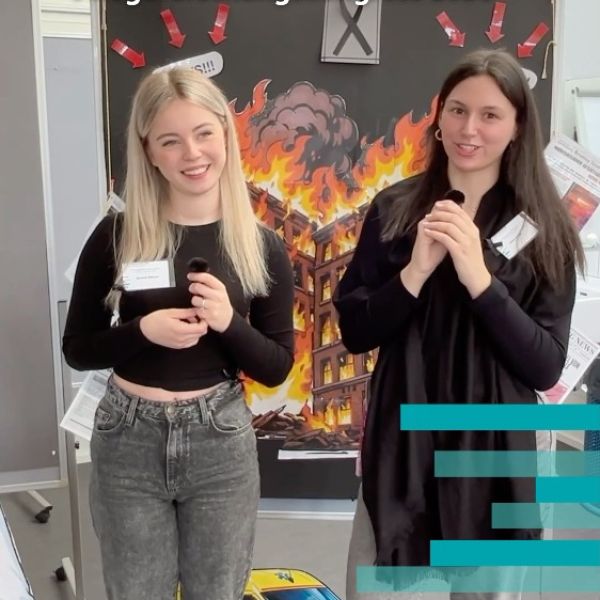 Wie erleben Pflegefachpersonen psychische Belastungen während und nach Grossereignissen? 

Dieser Frage gingen Albiona, Acelya, Teodora, Aleksandar, Valentina und Isabella aus der Klasse HFS23A in ihrem Projekt "Brand, Blut & Blaulicht! Zwösche Läberette und selber Öberläbe!" nach und eröffneten im Rahmen unseres Pflegeforschungskongresses eine spannende, wie auch topaktuelle Diskussionrunde. 

Neugierig? Jetzt Kontakt aufnehmen: hf-pflege.ch.

#BBZ #GSBS #HFPO #Fachschule #Pflege #Olten #Bildung #Weiterbildung #Pflegeforschungskongress